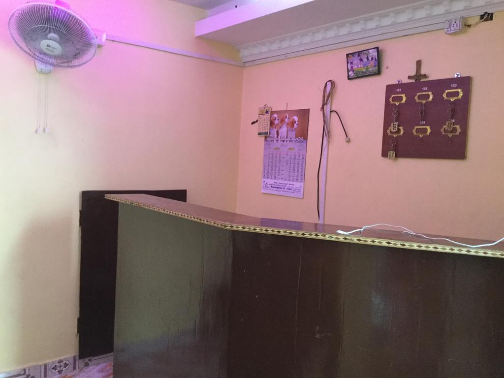 Auro Guest House Пондичери Екстериор снимка